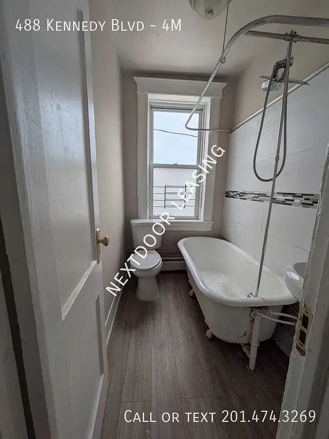 488 Kennedy Blvd — Photo 2