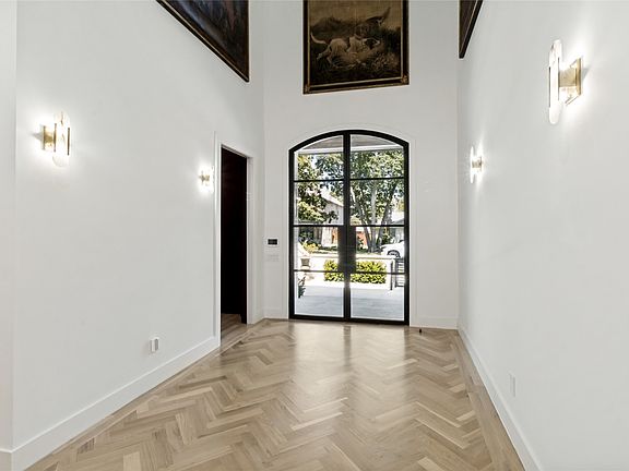 3rd image of 6608 Anita St