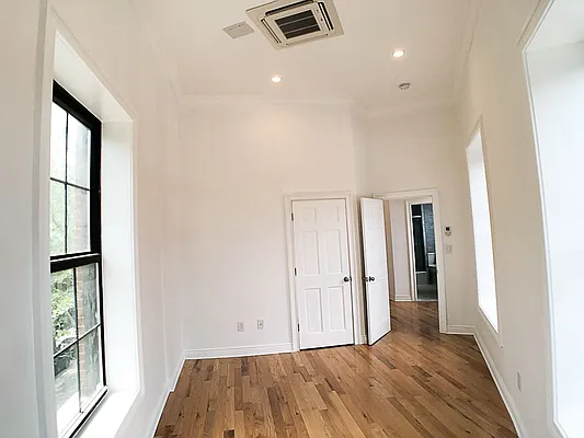 Rented by Francine Realty | media 17