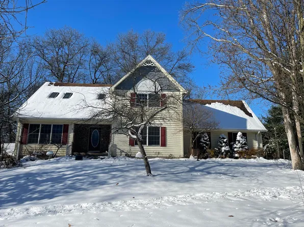 9710 W Rustic Dr, Demotte, IN 46310