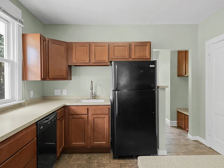 1600 Victoria Ave #UP — Photo 10