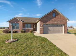 104 Patton Dr, Bethalto, IL 62010