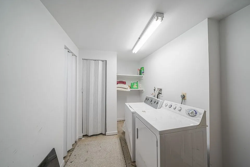 Building Photo - 8545 Hawk Run Ter