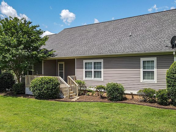 4th image of 1716 Derby Ln