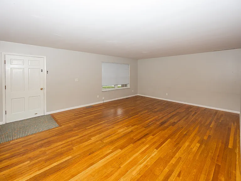 628 Ash Dr — Photo 5