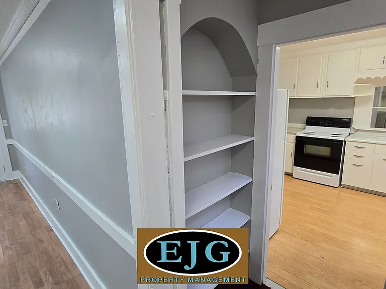 18 E Broadway #1 — Photo 19