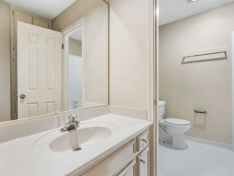 2408 Enfield Rd #211 — Photo 55