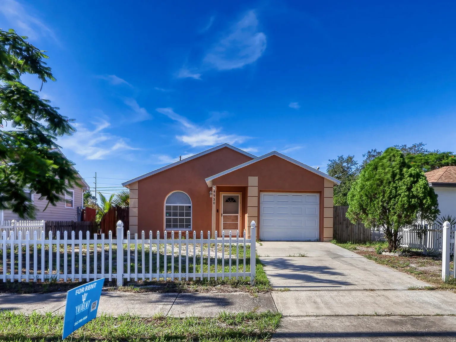 3 bed, 1116 sqft, $2,400 — Photo 1