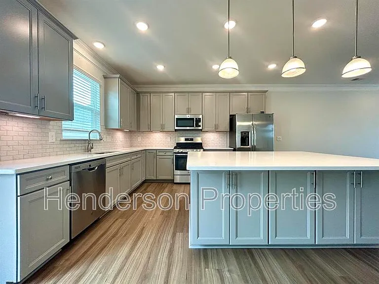 512 Laurel Walk Ln — Photo 6