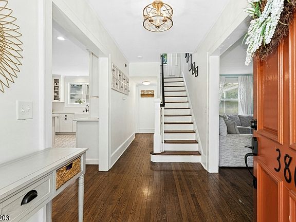 3rd image of 380 Elm Ave