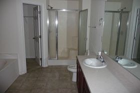 4th image of 1005 Acacia Ave