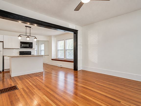 4th image of 2605 Robinson St