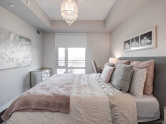 5th image of 223 Saint Clair Ave W #807
