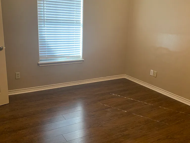 718 Amber Ave — Photo 9