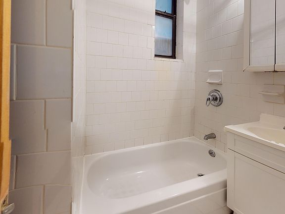 5th image of 337 E 90th St APT 4B