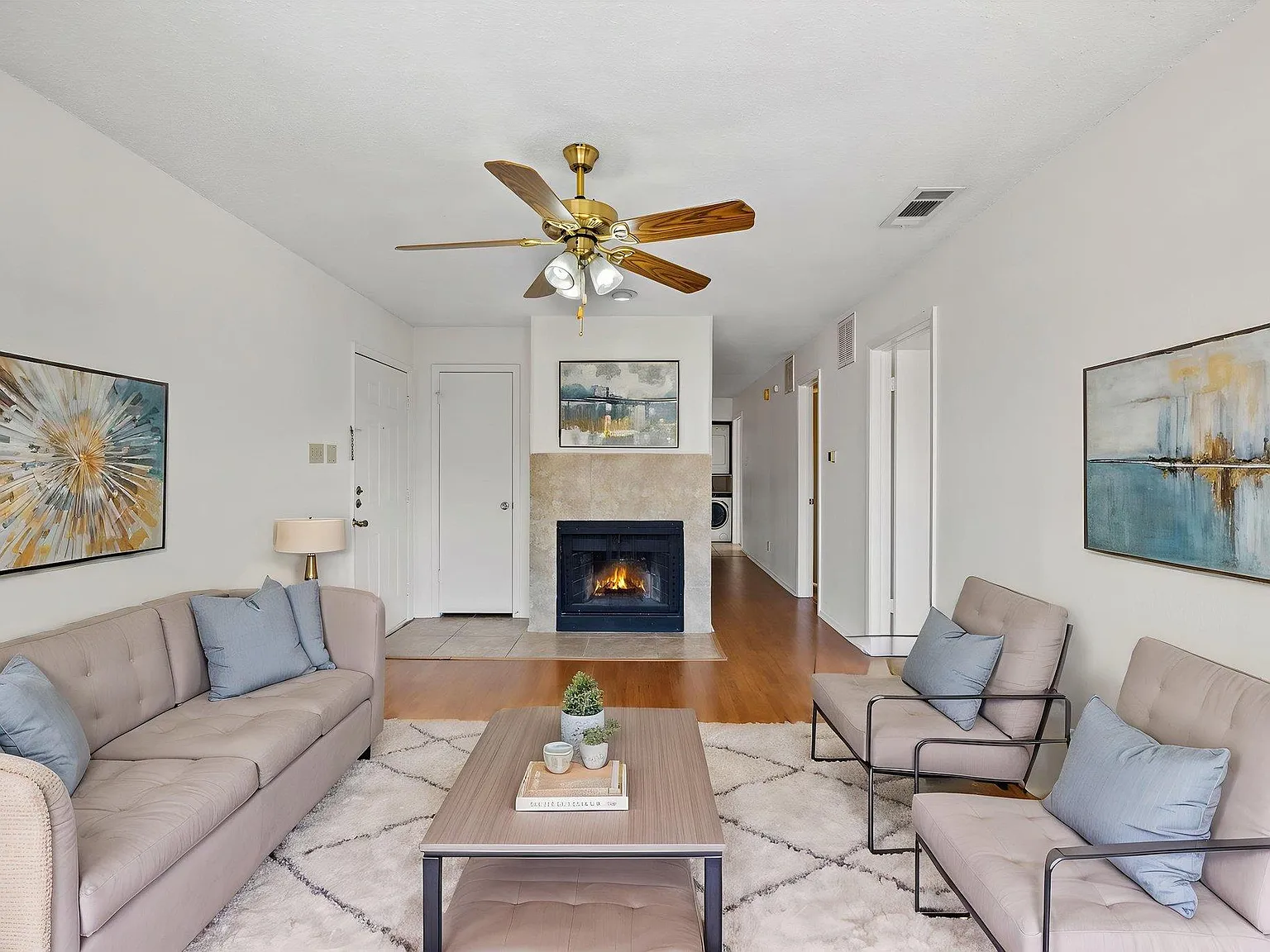 2 bed, 2.0 bath, 815 sqft, $1,695 — Photo 4
