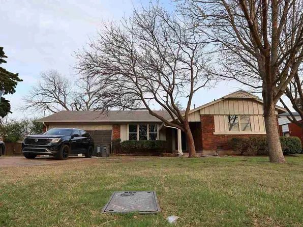 1703 NW 43rd St, Lawton, OK 73505