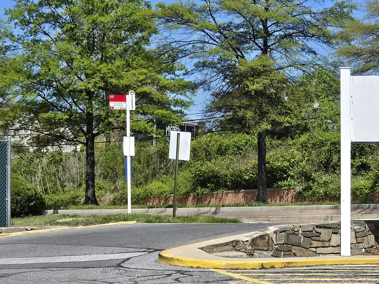 Cheverly Station — Photo 34
