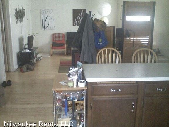 3rd image of 1645A N Franklin Pl