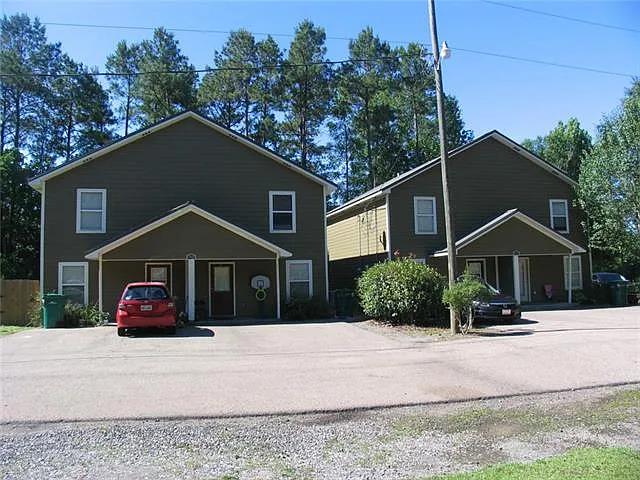 2 bed, 1.5 bath, 1170 sqft, $1,150 — Photo 2
