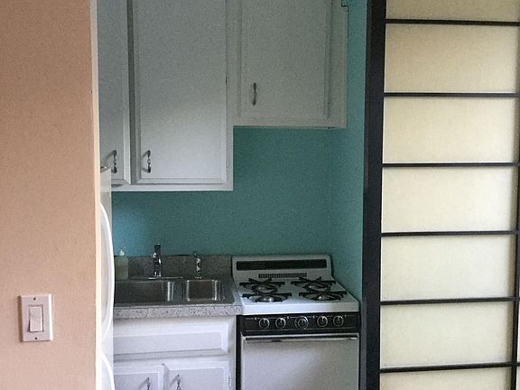 5th image of 30 3rd Ave #4P