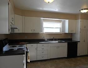 5th image of 137 W Central Ave