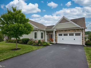 352 English Ivy Dr, Lititz, PA 17543