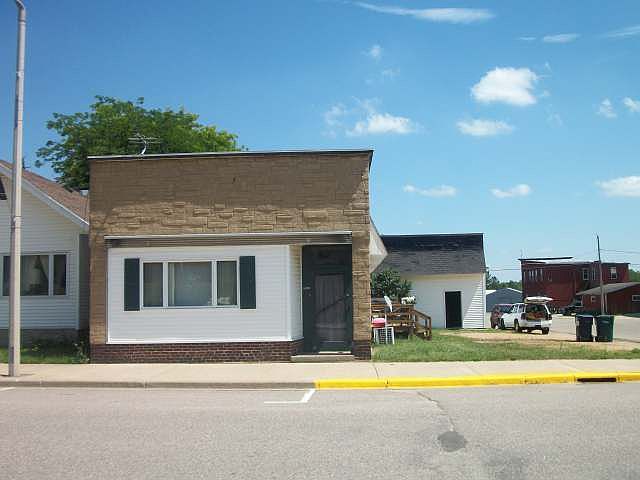 1st image of 370 Birch St