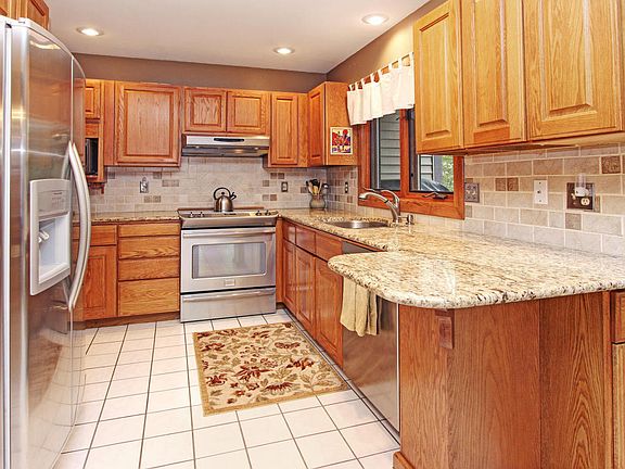 4th image of 2274 Brighton St