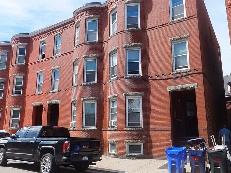 42 Saxton St #2 — Photo 5