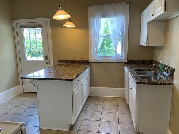 5th image of 2414 Indianola Ave