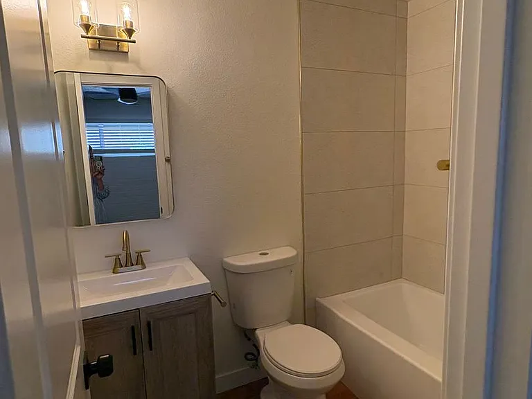 1867 E University Dr — Photo 7