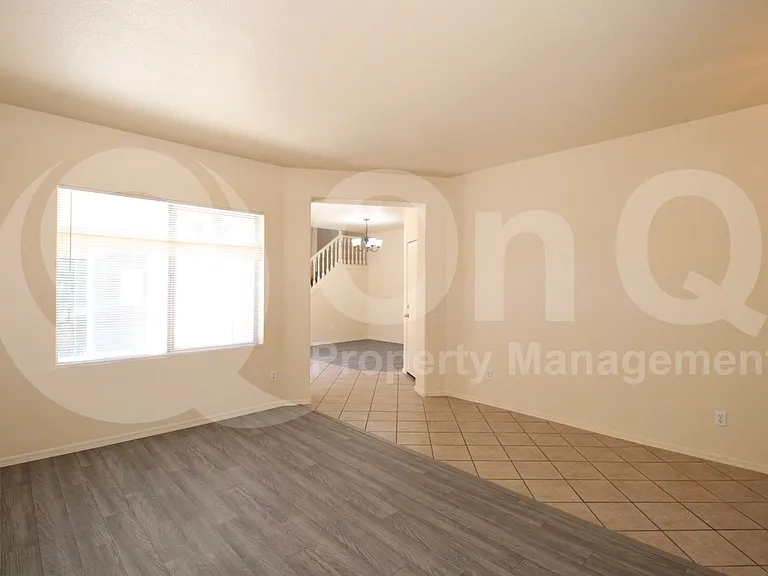 9120 W Hubbell St — Photo 11