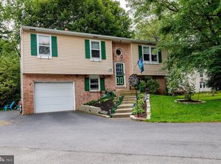 136 S Lloyd Ave, Downingtown, PA 19335