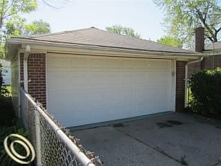 2nd image of 24126 Currier St