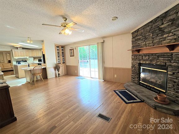 3rd image of 4940 Murphy Ln