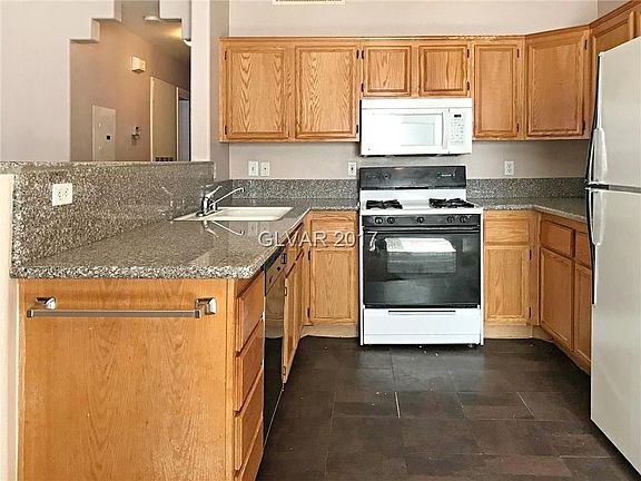 3rd image of 2110 N Los Feliz St #1030