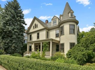 224 Aspinwall Ave, Brookline, MA 02446