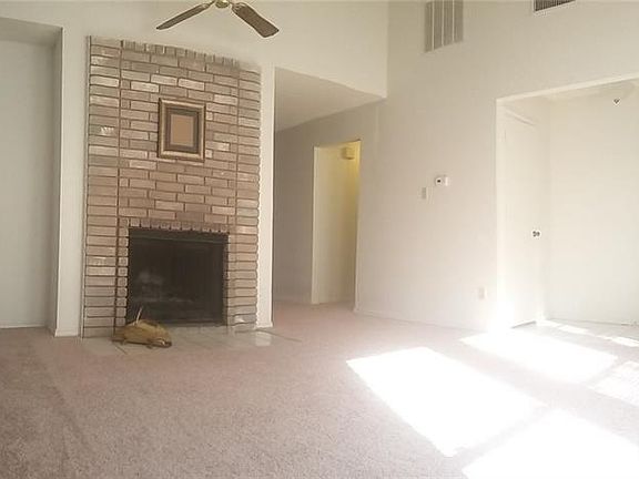 3rd image of 202 Lone Pine Ct