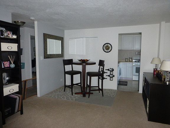 4th image of 122 Pocasset Ct #122