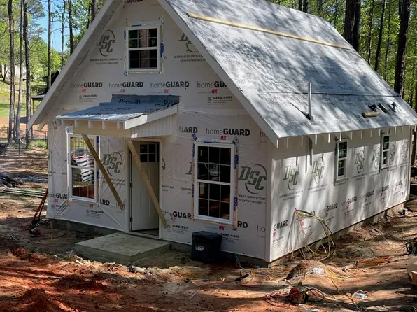 74 Poplar Dr, Eclectic, AL 36024