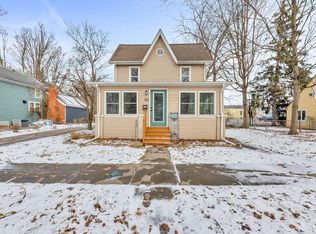 122 Pleasant St, Romeo, MI 48065