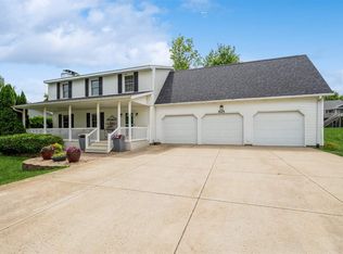 515 1st St N, Walford, IA 52351