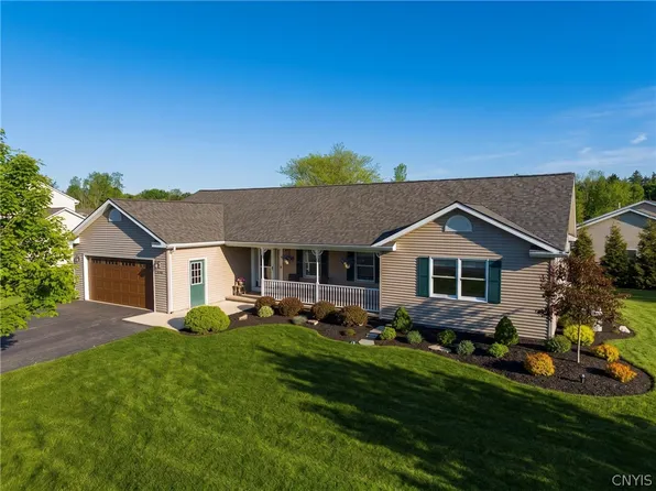 6612 Butera Dr, Auburn, NY 13021