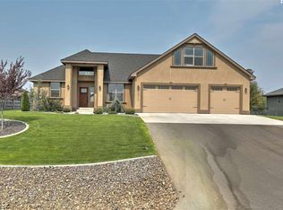 15212 Clear View Loop, Kennewick, WA 99338