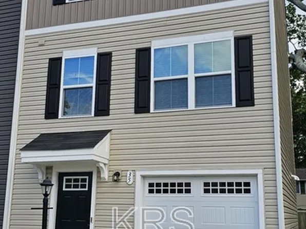35 Manilla Cir, Hampton, VA 23669