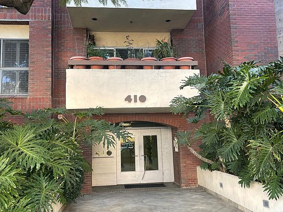 2nd image of 410 S Barrington Ave APT 305