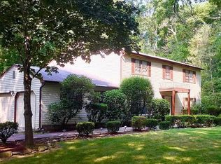 99 Bagatelle Rd, Melville, NY 11747