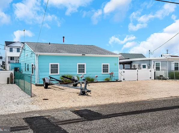 16 Beverly Ln