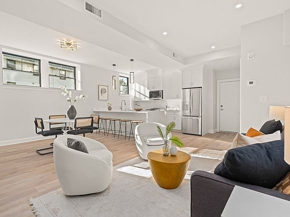 4th image of 16 Foster Ct #1B